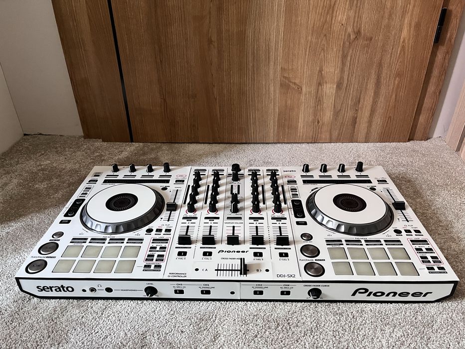 Dj конзола Pioneer DDJ SX2/W