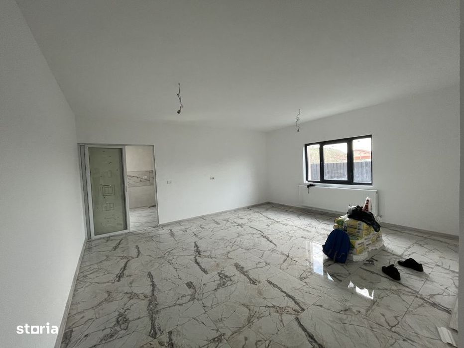 Oportunitate! Casa la sol, 3 camere, teren 420 mp, Valu lui Traian!