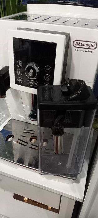 Кафе автомат Делонги бяла