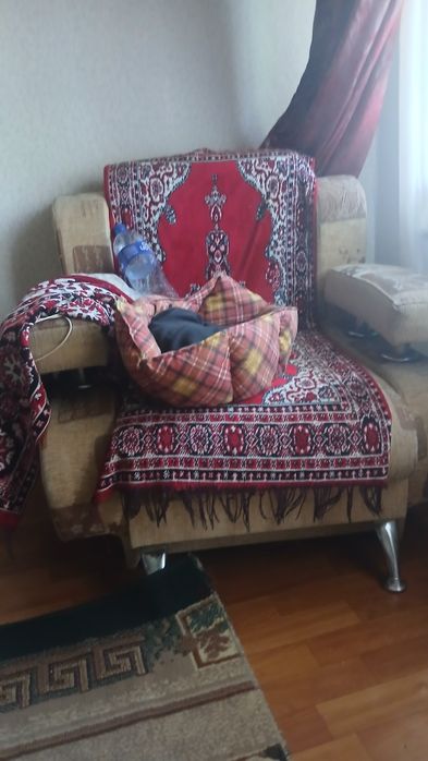 Отдам б/у Диван и кресла