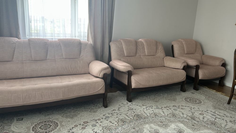 Диван бежевый 3+2+1