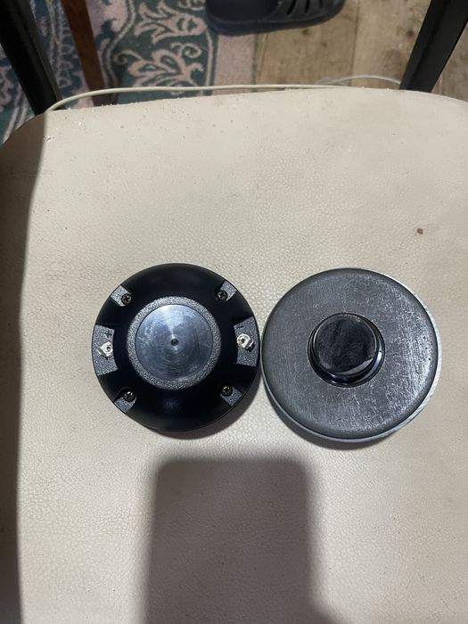 Vand doua drivere audio Zeck