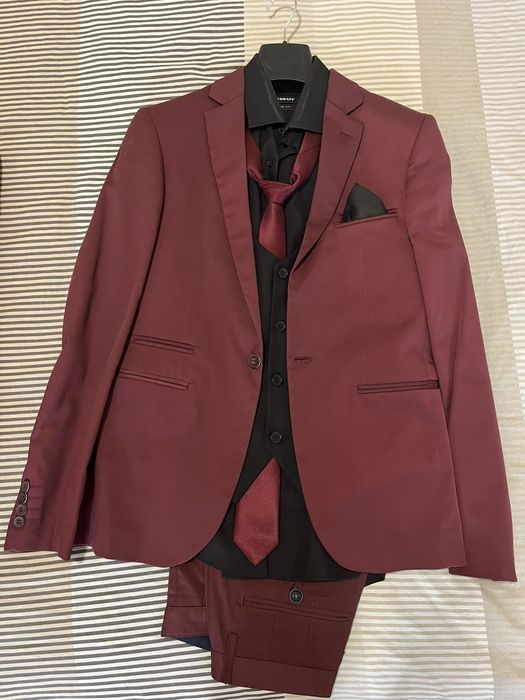 Костюм + обувки в добро състояние