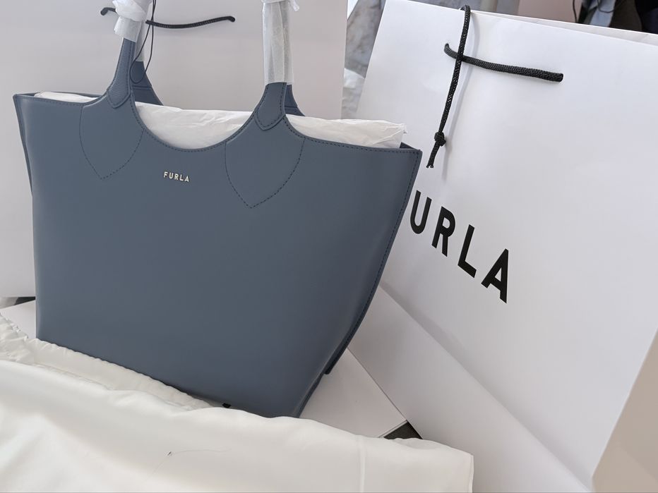 Furla -оригинална М размер