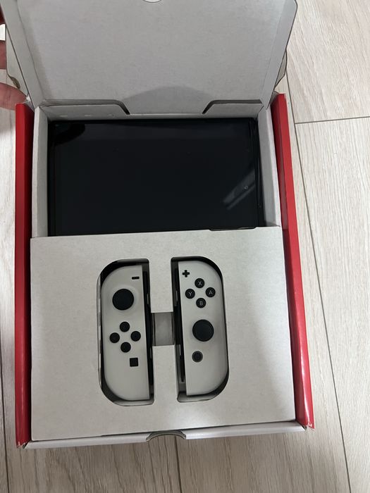 Nintendo Switch Oled+Fifa 25,mk11