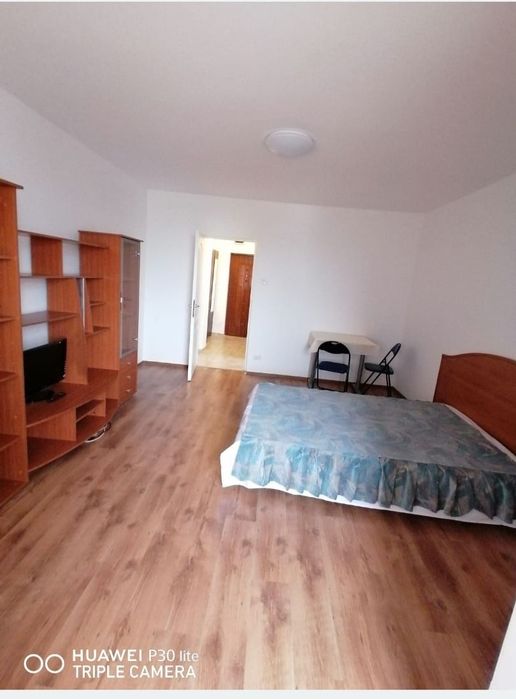 ofer spre închiriere garsonieră