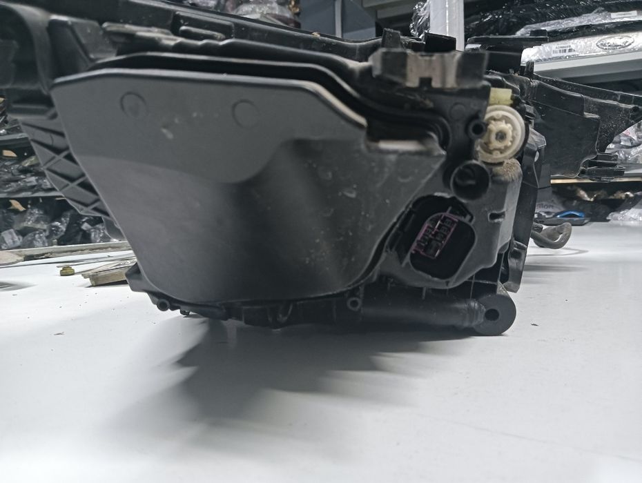 Far Stanga Fata Audi A6 C8, 4A2 2018 - > 2.0 40 Tdi Mild Hybrid Dfba 4