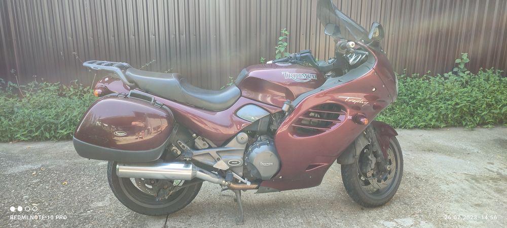 Triumph Trophy 900
