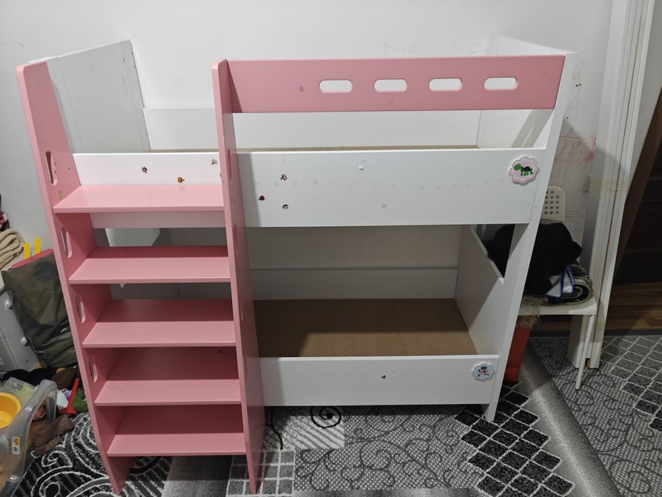 Продаю б/у двухярусный кровать.