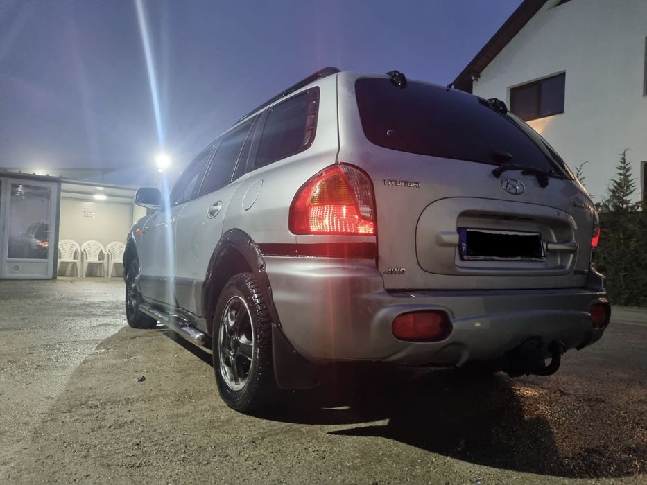 Hyundai Santa Fe 2003 – 4x4, piele, navigație