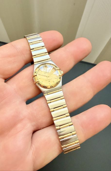 Ceas Omega Constellation Mini 24mm  de Damă – Bezel din Aur Masiv 18K – Linen Dial – Brățară Originală Omega