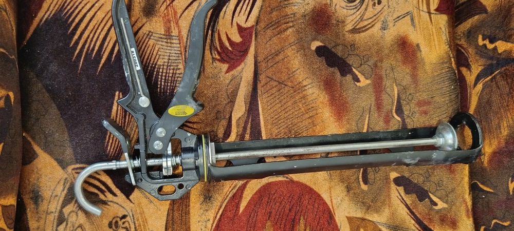 Pachet Pistoale Silicon Profesionale – Everbuild (ca nou) + Pistol Roșu (Nou)
