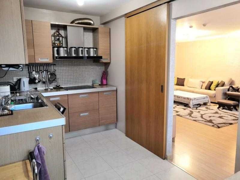 Дава се под наем Тристаен апартамент в Бургас, Център - 74 кв.м за 816 € - Снимка #4