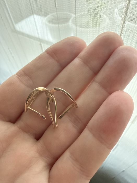 Золотые серьги новые