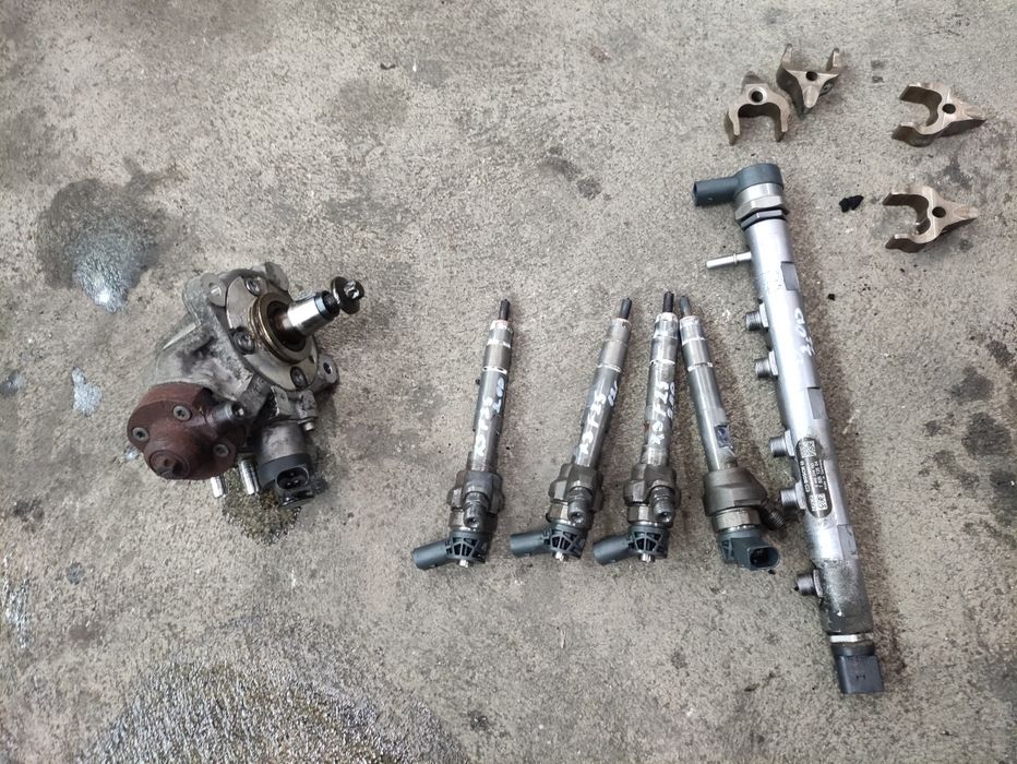 Дюзи и помпа за BMW 2.0d N47