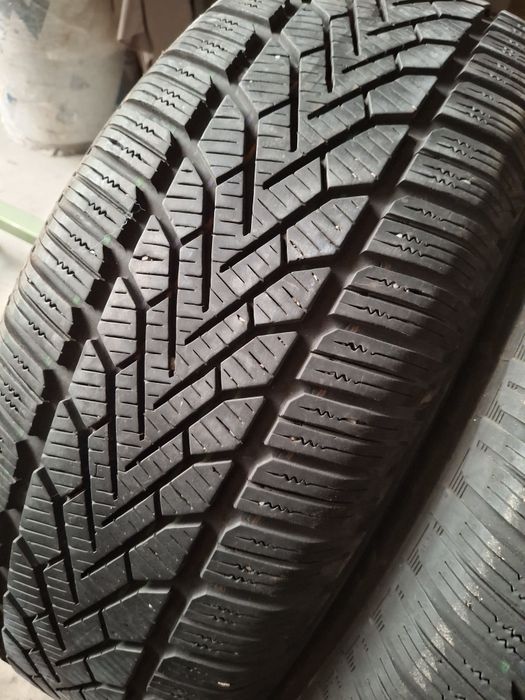 2 Anvelope de iarnă 215 65 r16 Semperit