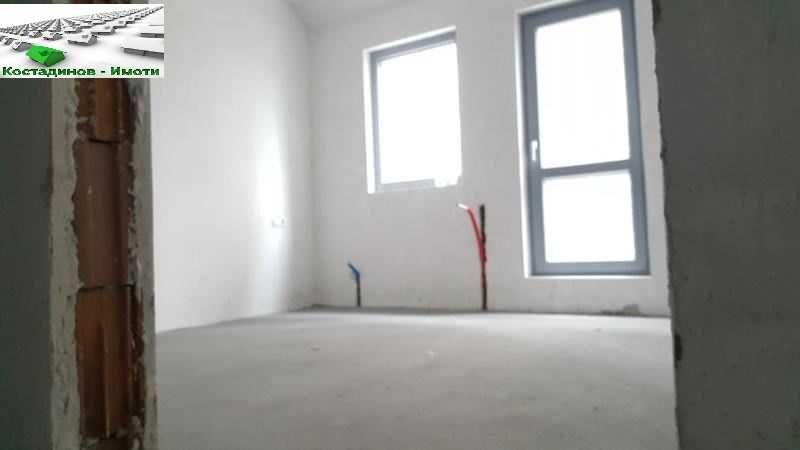 Продава се Многостаен апартамент в Пловдив, Кършияка - 134 кв.м за 2041 €/кв.м - Снимка #3