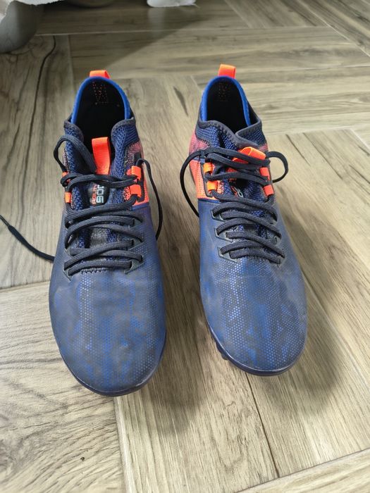 Pantofi de fotbal