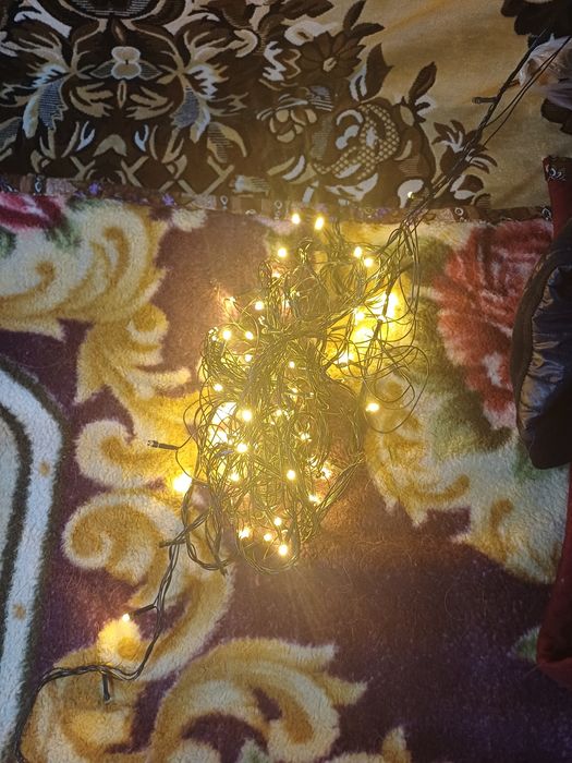 Дед мороз на батарейках.герлянды длинные.