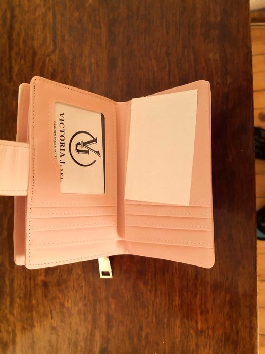 Кожено Дамско портмоне