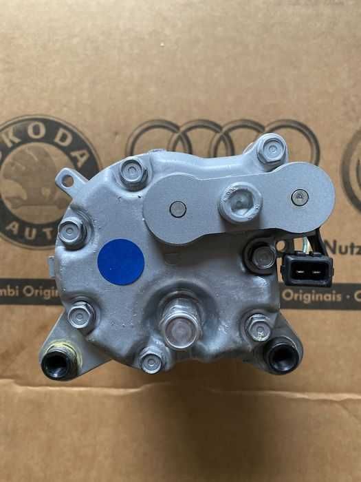 Compresor Vw Polo/Caddy Skoda Seat 6NO 820 803 A NOU