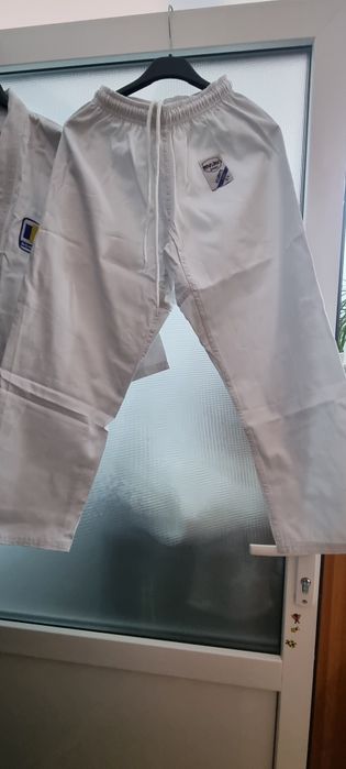 Kimono-uri 140cm arte martiale si  accesorii