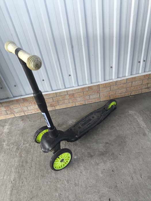 Продам самокат детский
