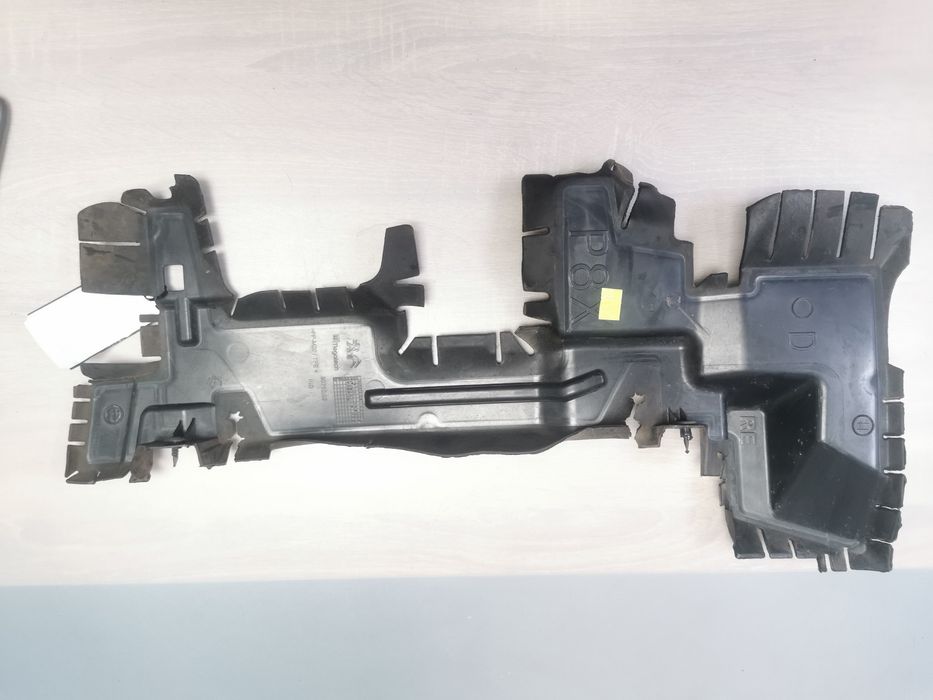 Deflector AER Dreapta Peugeot 5008 2019 1.2L Benzina EB2ADTS - 96 KW /