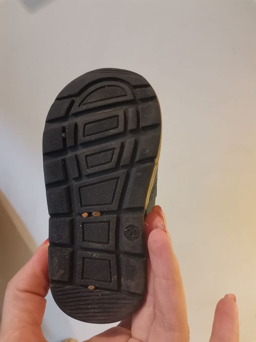 Продам осенние ботиночки