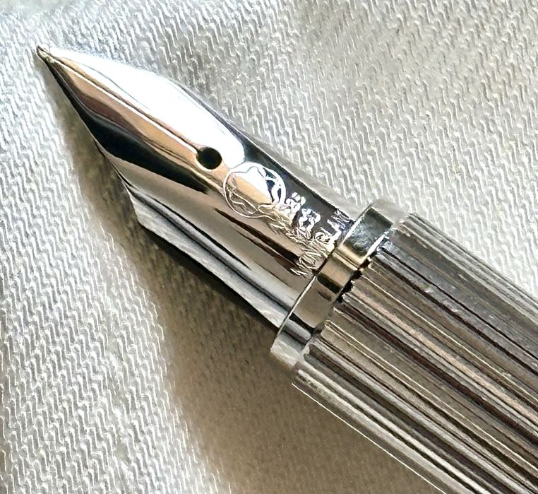 Stilou Montblanc StarWalker – Nou, Simbolul Puterii și Eleganței!