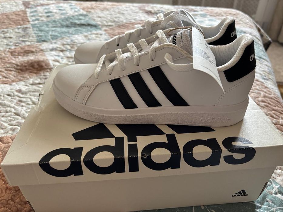 Продам кроссовки Adidas оригинал.