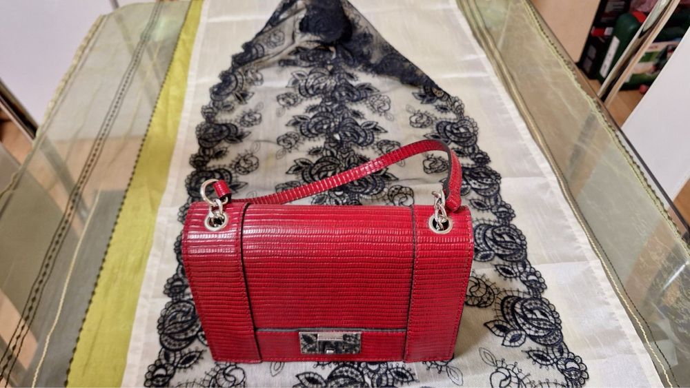 НОВА официална дамска кожена чанта червена