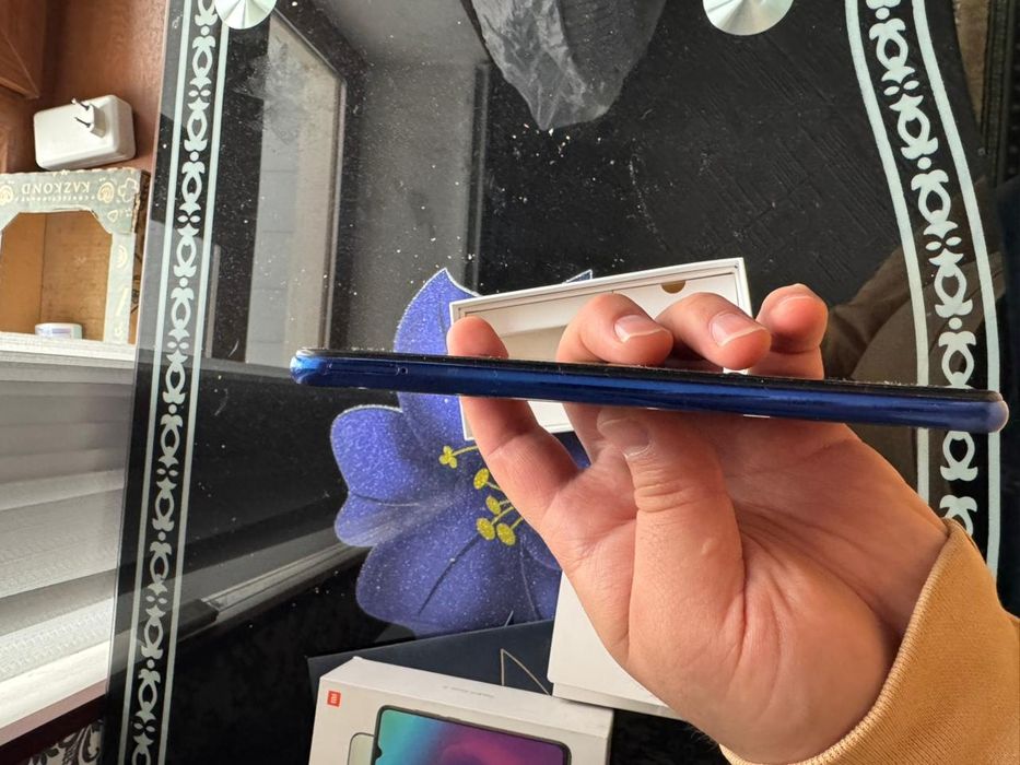 Телефон Редми нот 8