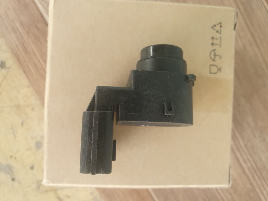 Продам Датчик парктроник заданий бампера