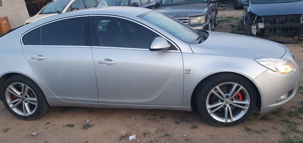 Dezmembrez opel insigna 2.0 cdti