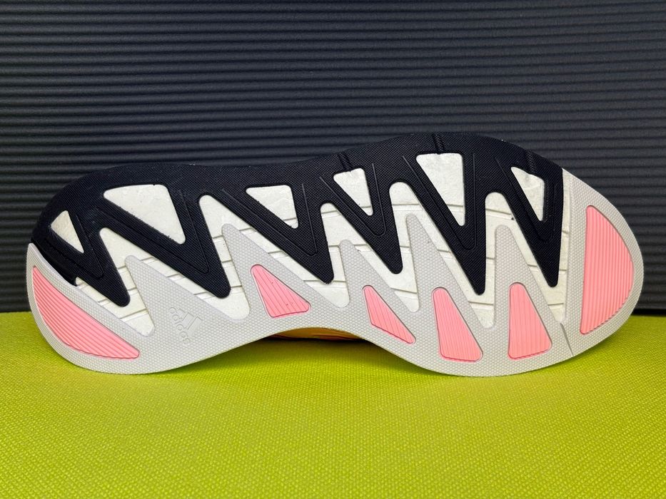 Vând ADIDAS ADIZERO ARUKU , mărimea 43 1/3 , unisex , noi