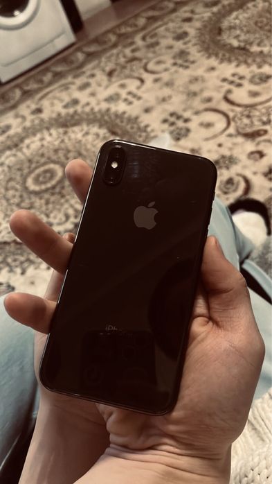 iPhone X продаётся