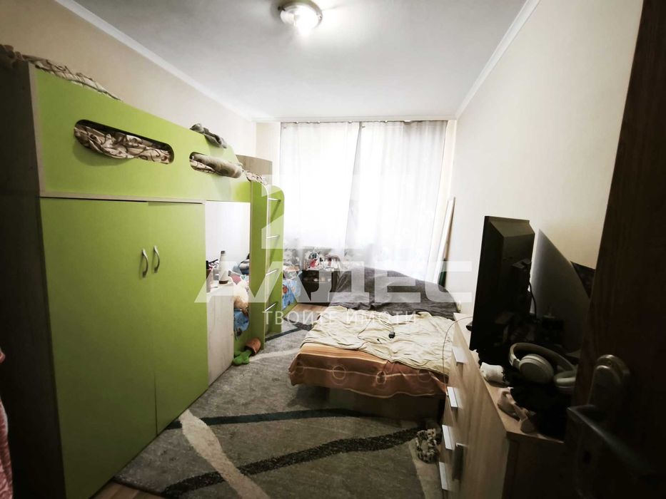 Продава се тухлен 2-стаен ап. в Разсадника до Парк Св. Петър и Павел!