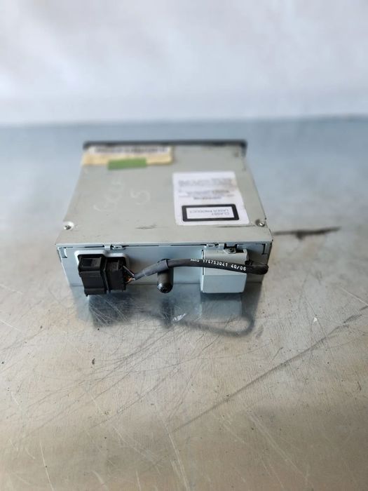 Magazie Cd Vw Golf 5 Tiguan Cod 1Ka - Dezmembrari Arad