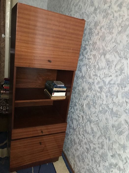 Тумбочки, шкаф с антресолью