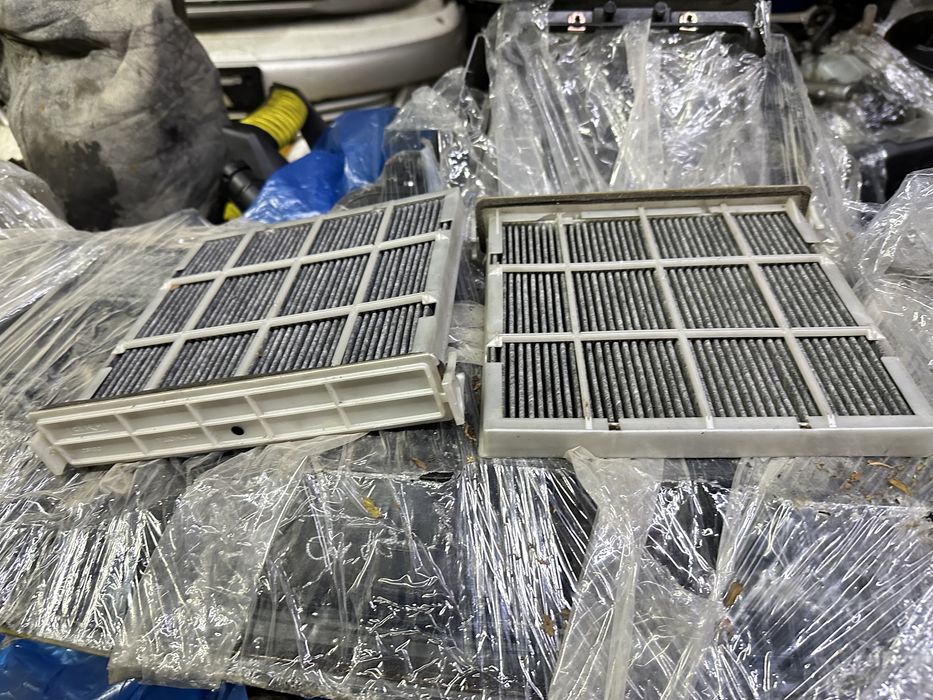 Салонный фильтр на Lexus RX300