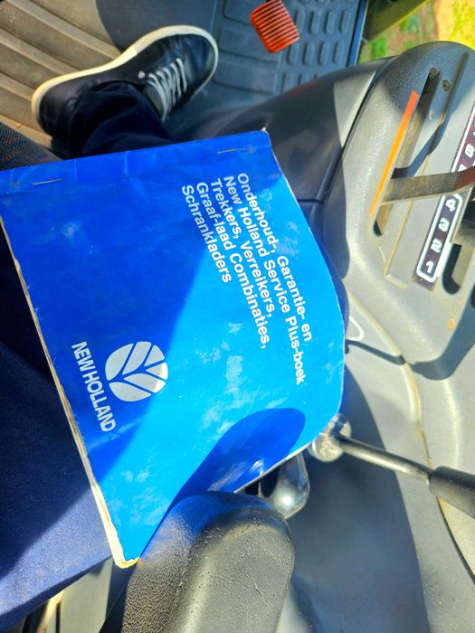 Трактор New Holland TS100