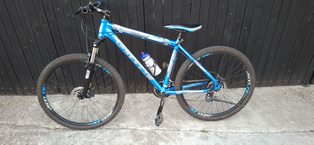 Vând  bicicleta pentru copii.