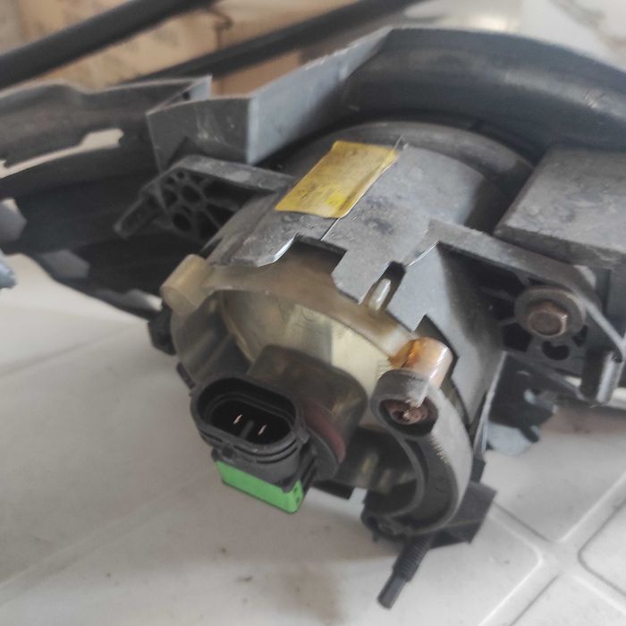 Халогени и декоративни пластмаси за W204