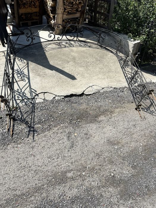 Poartă arcada fier forjat structura metalica decorativa  bolta gradina pergola arcada ornamentala