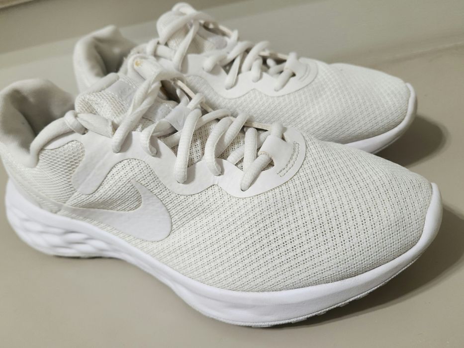 Nike белые кроссовки оригинал 39р
