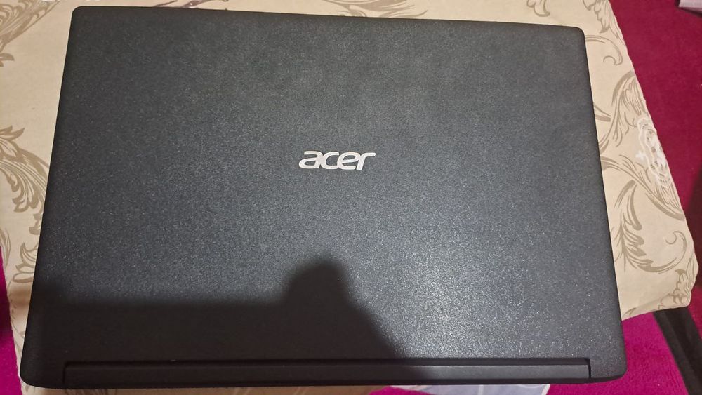Acer noutbuki tavsiya qilaman