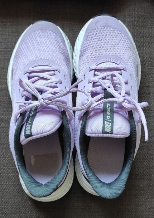 Детски и дамски еднакви маратонки Nike