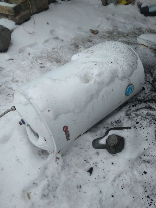 Титан 50 литров на запчасти.е