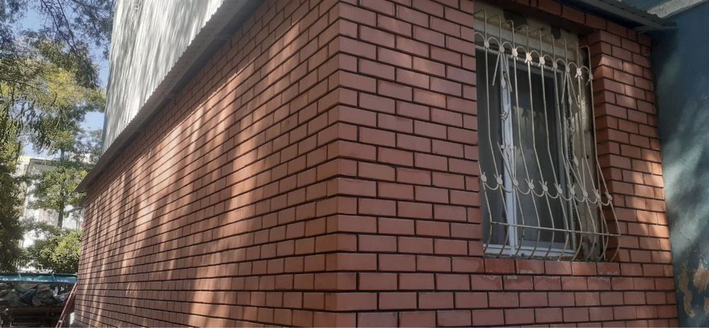 Кладка кирпича и аблисопка